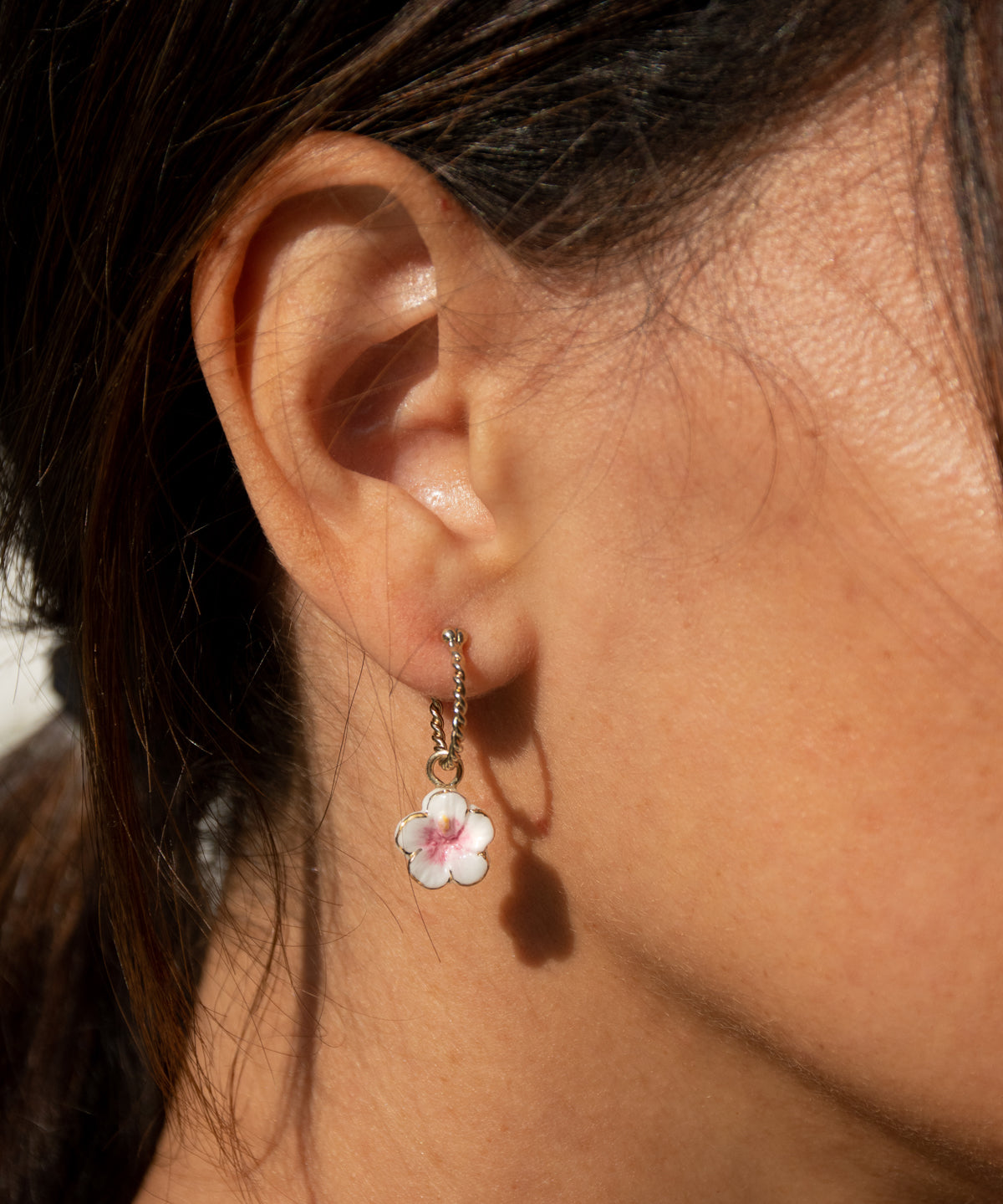 Mini hibiscus hoop earring - Sold individually