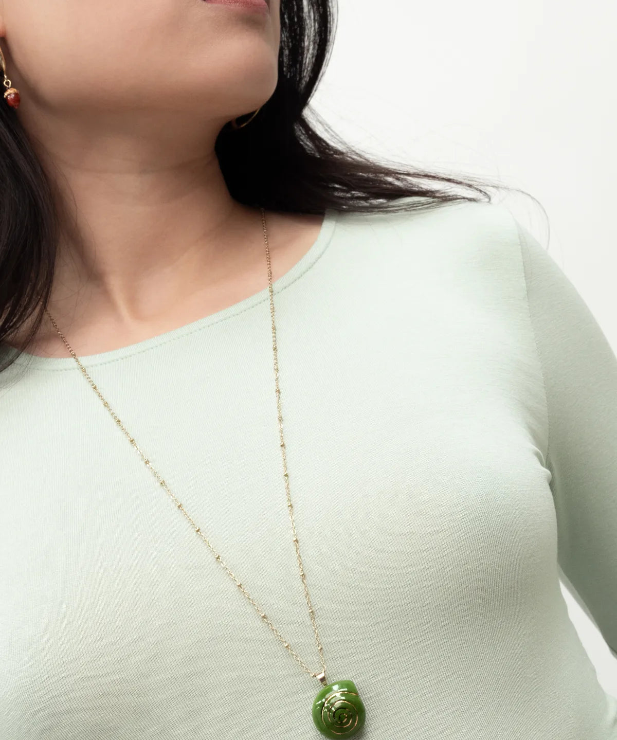 Green Snail Long Necklace