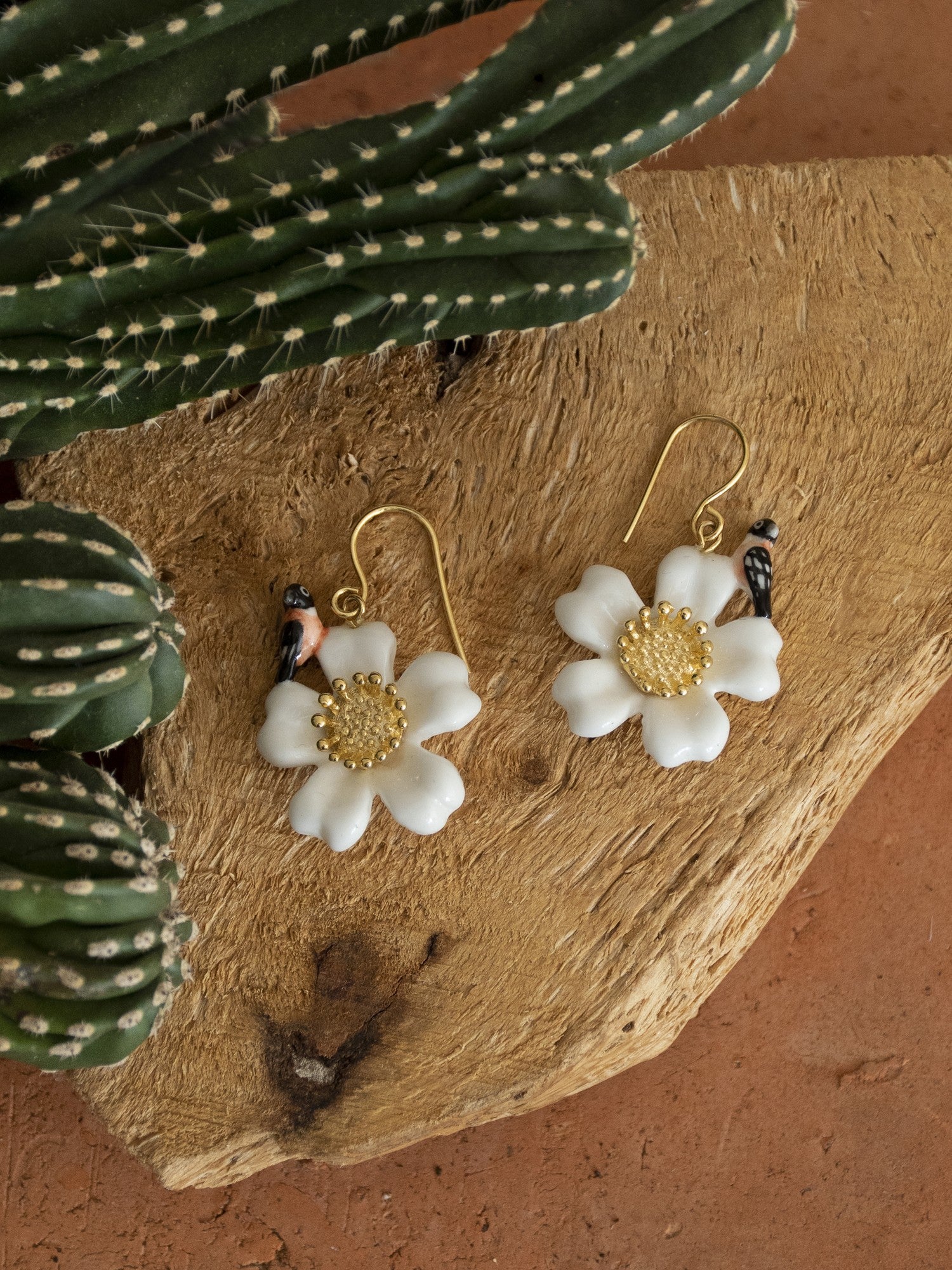 Boucles d'oreilles fleur oiseau porcelaine peint a la main