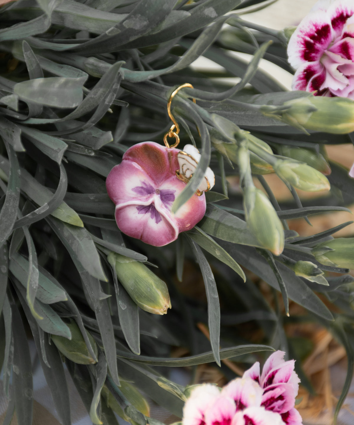 Boucles d'oreilles pensée & papillon