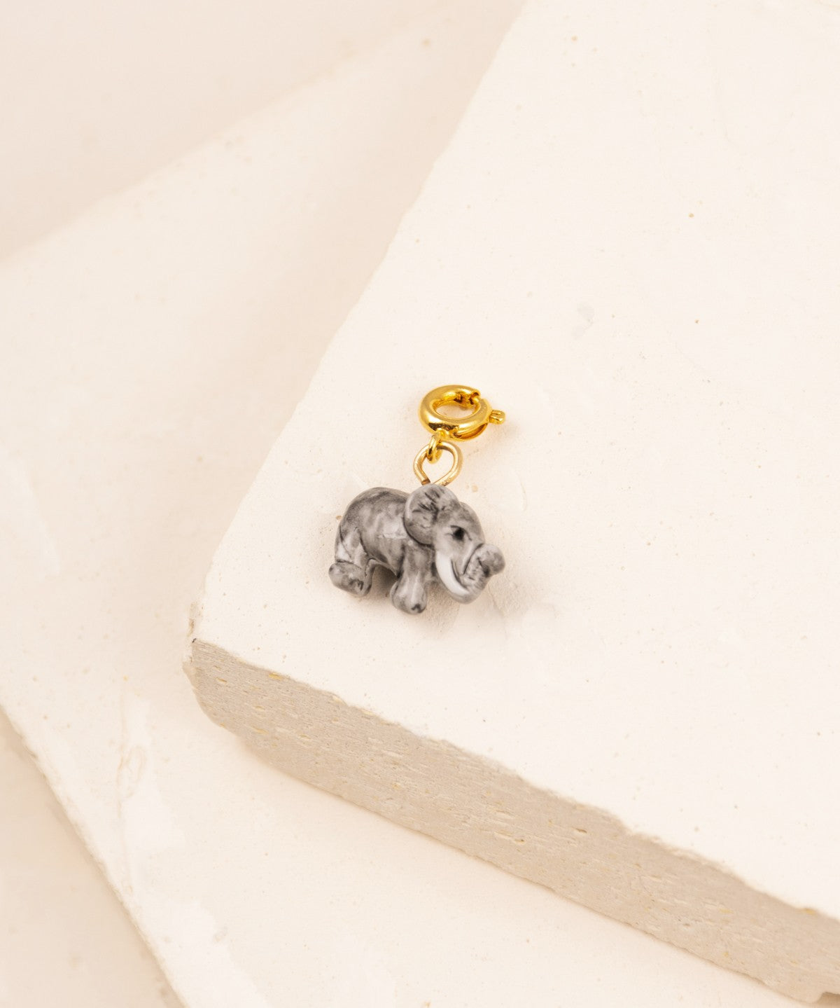 Charm's animal elephant porcelaine peint à la main