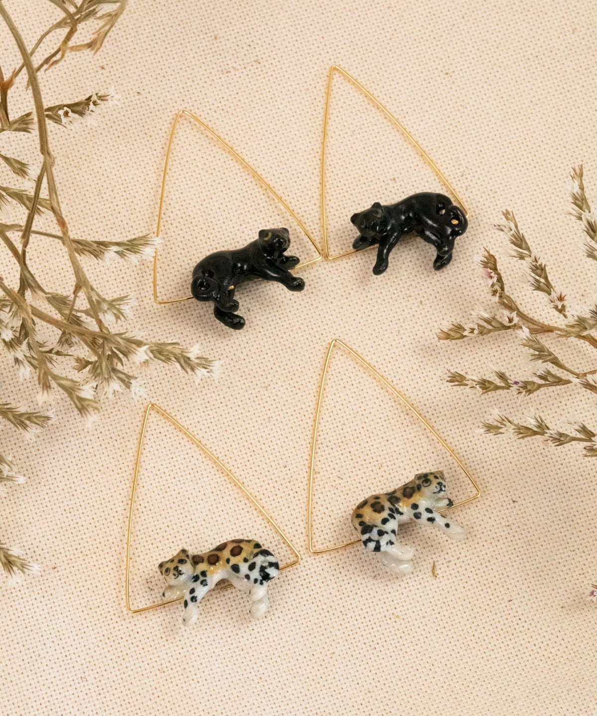 créoles triangles dorées léopard et panthère noire couchés en porcelaine