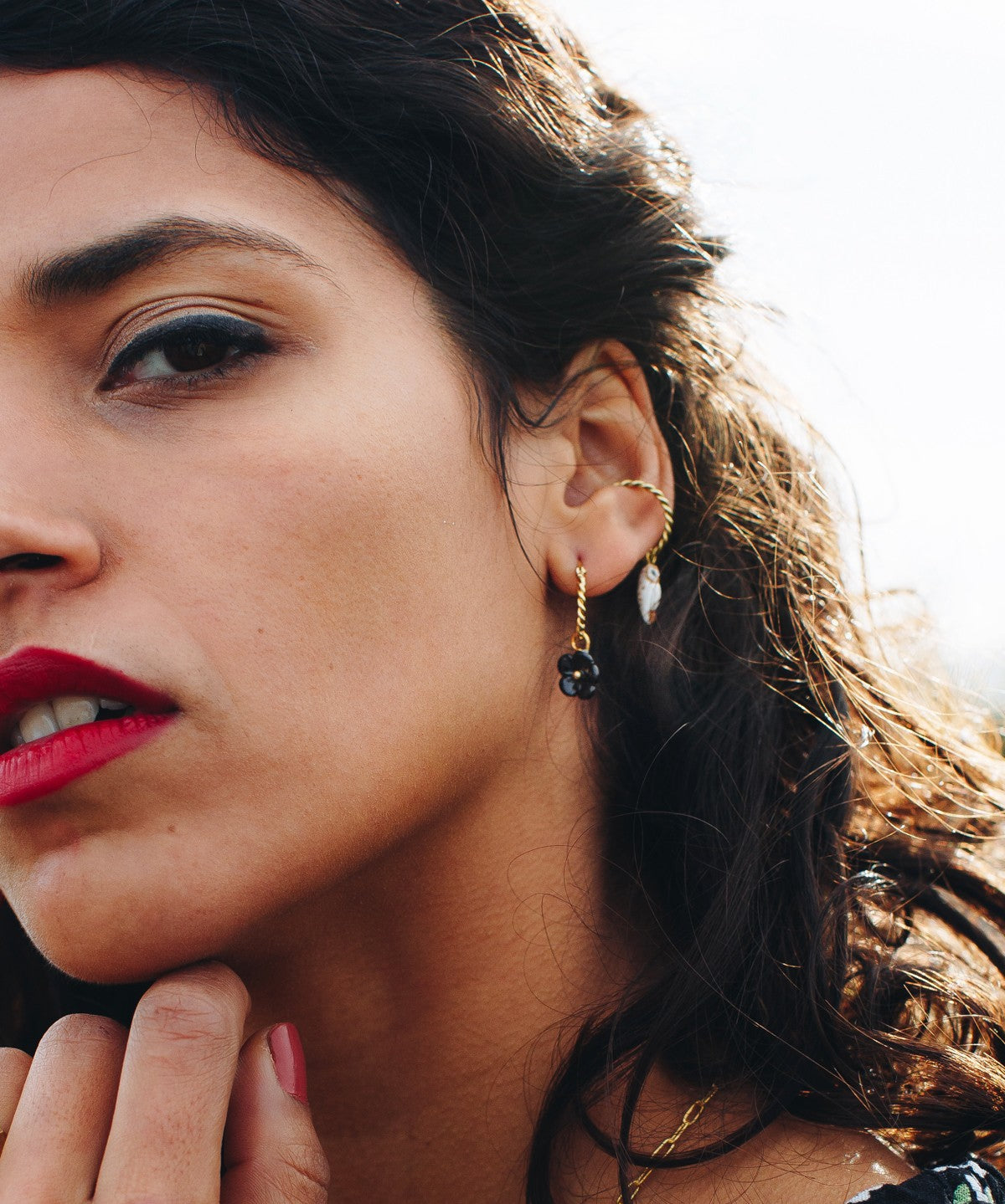 Boucle d'oreille chouette blanche  porcelaine peint a la main