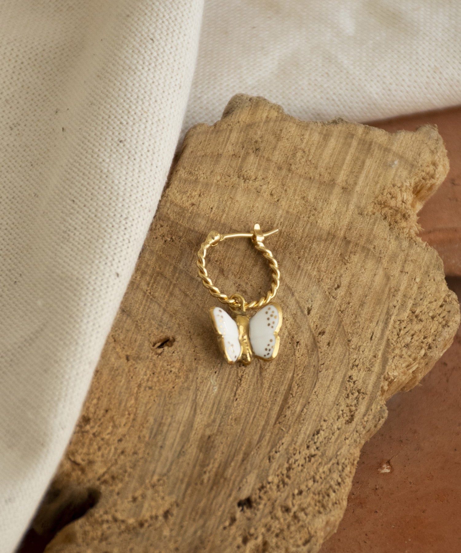 Boucles d'oreilles creole papillon porcelaine peint a la main