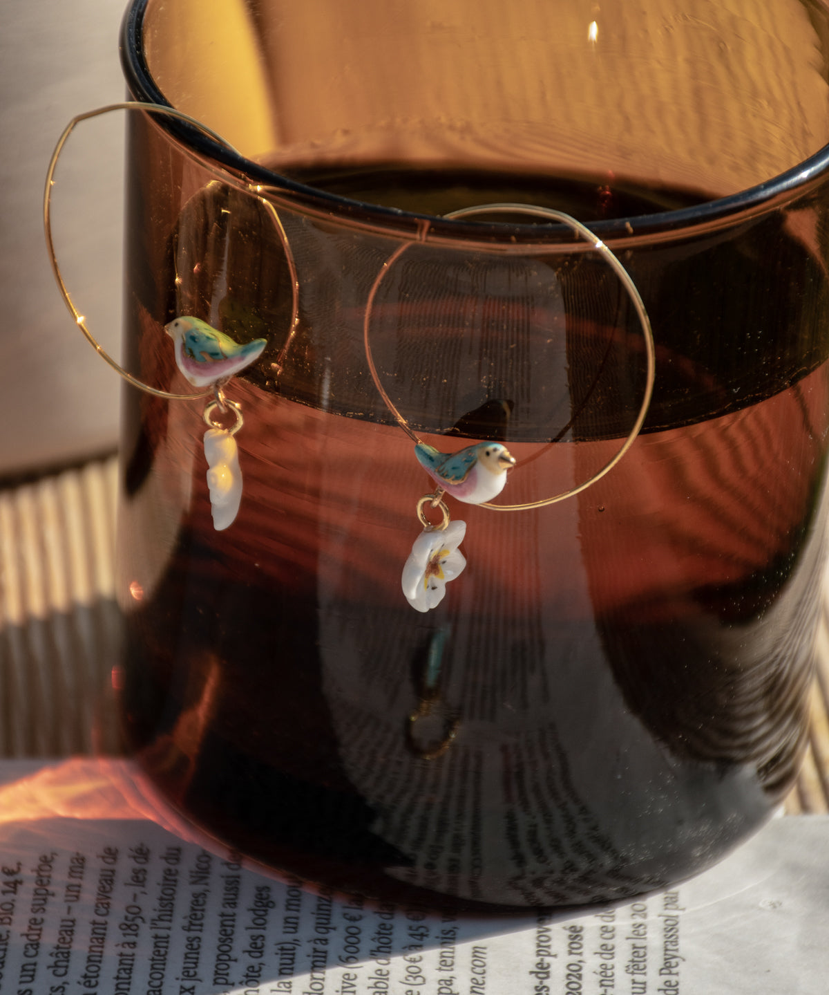 Petites créoles oiseau bleu & fleur de poirier