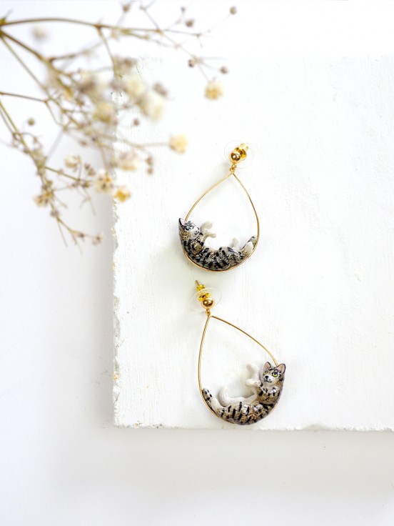 Gold earrings hanging cat gray tabby porcelain