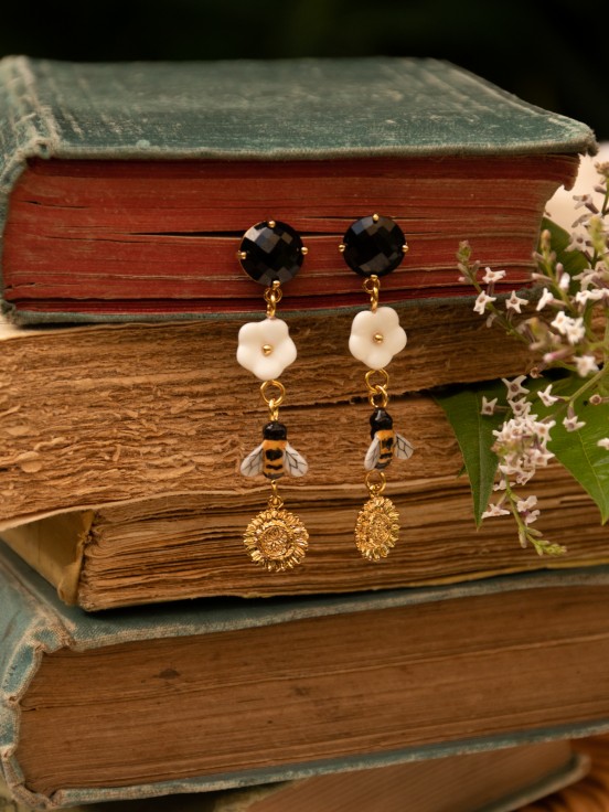 Flower and bee pendant earrings