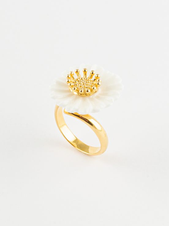 Daisy with gold pistil ring - Flower Power