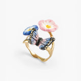 Anillo de polilla y rosas celestiales