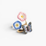 Anillo de polilla y rosas celestiales