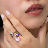 Anillo de polilla y rosas celestiales