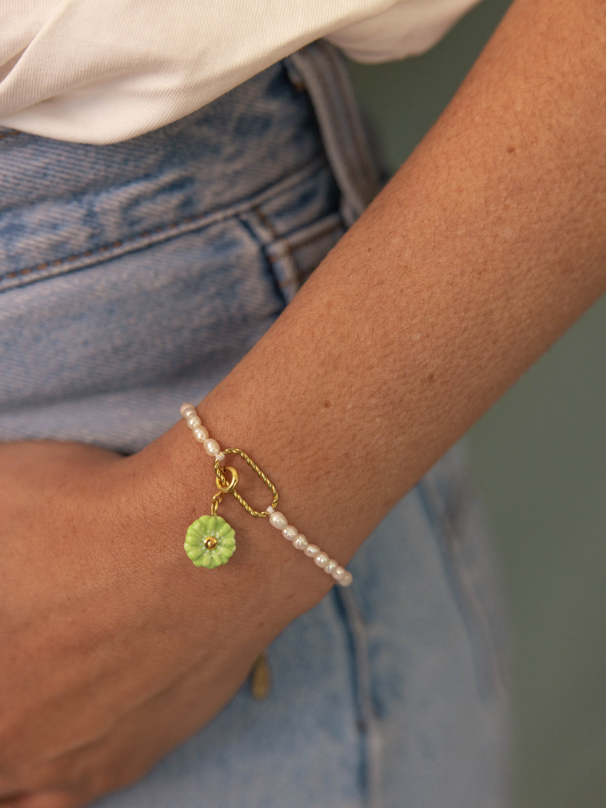 Charm's green flower