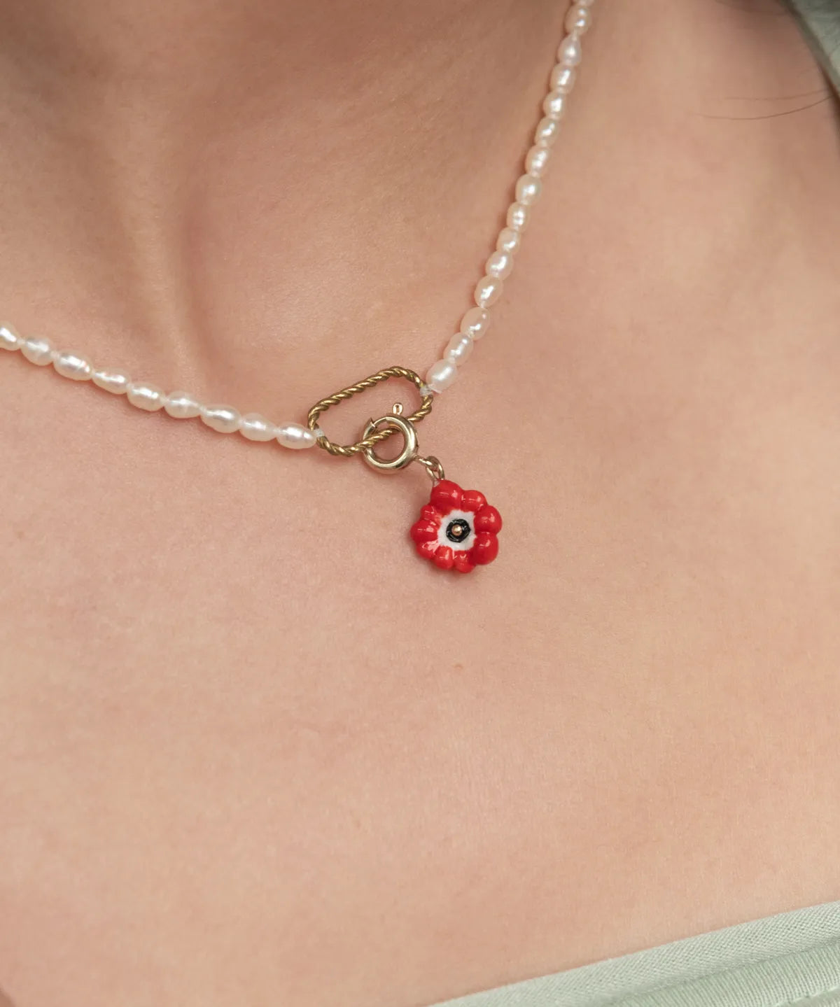 Charm's red anemone