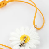 Bracelet cordon marguerite et abeille