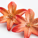 Boucles d'oreilles puces - fleur de lys Tigrée