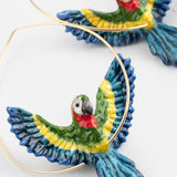 Grandes créole perroquet ara vert en vol