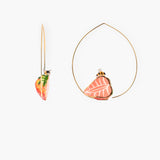 Medium-sized strawberry and bee creoles