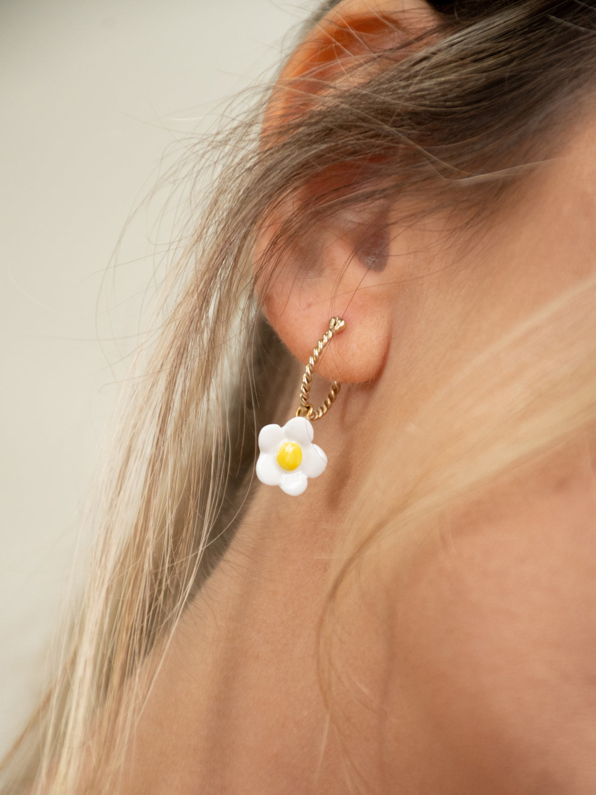 Mini créole fleur blanche