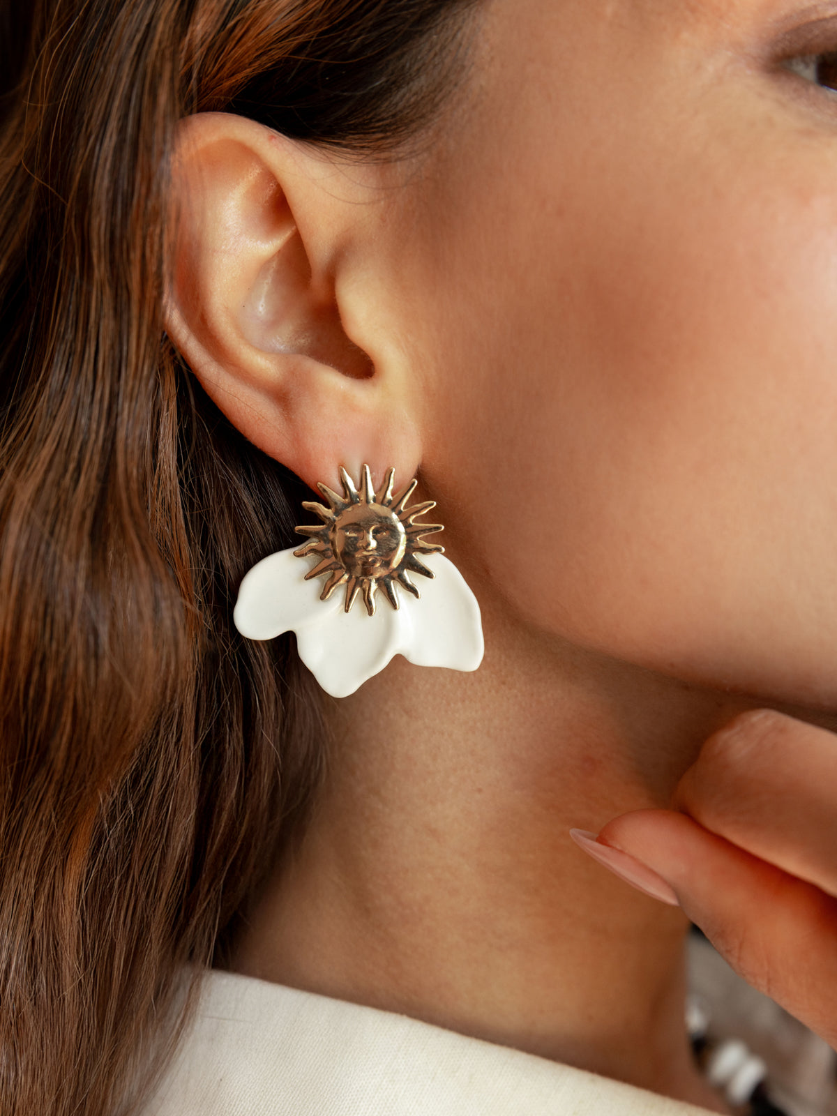 OFF-WHITE Flower Beads Earrings In Pink & Silver - Foto 10