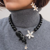 Collier Panthère, fleur et perles
