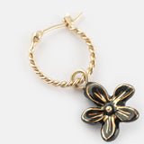 Mini créoles fleur d'Erine noire - vendue à l'unité