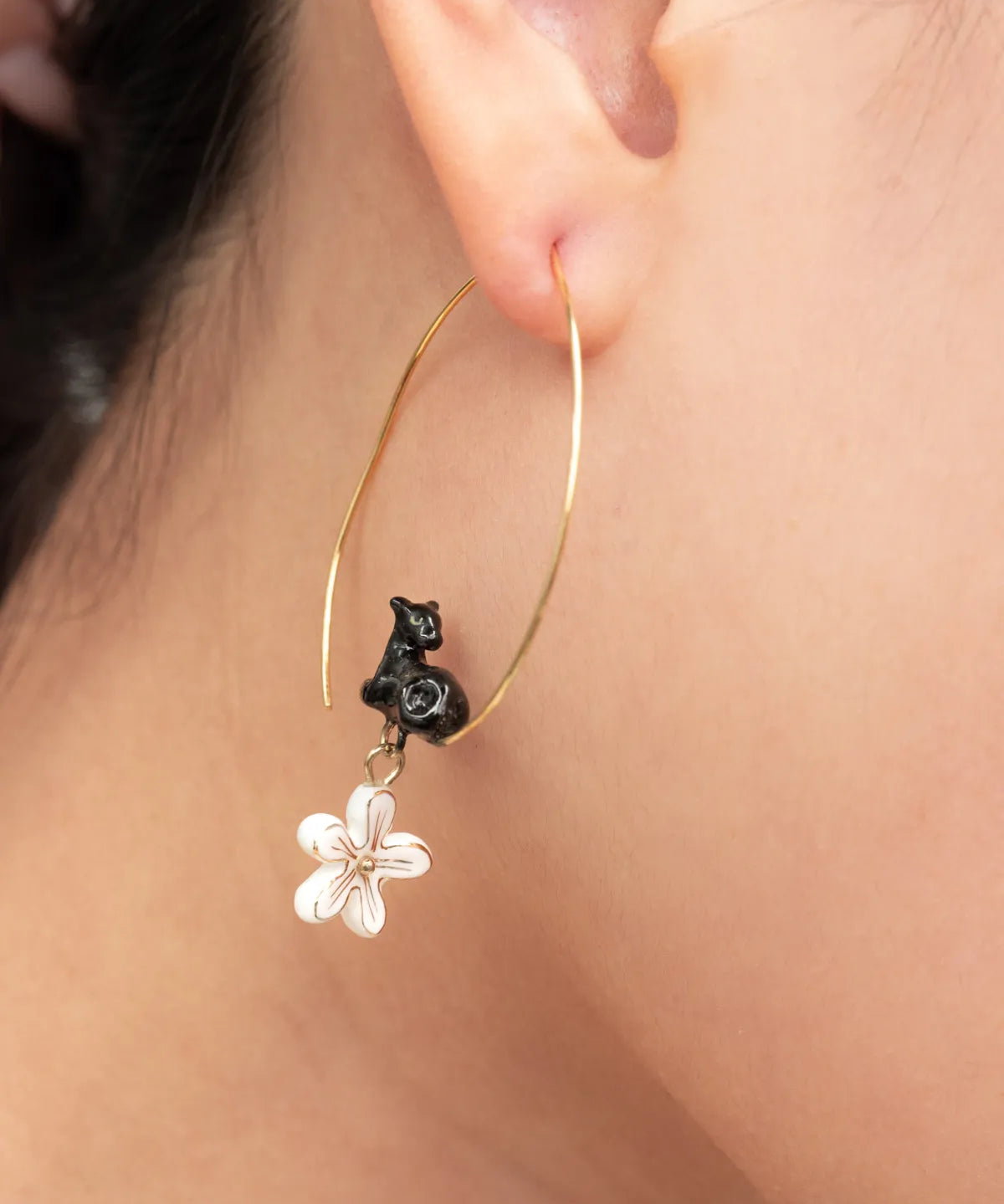 Petites créoles panthère et fleur d'Erine