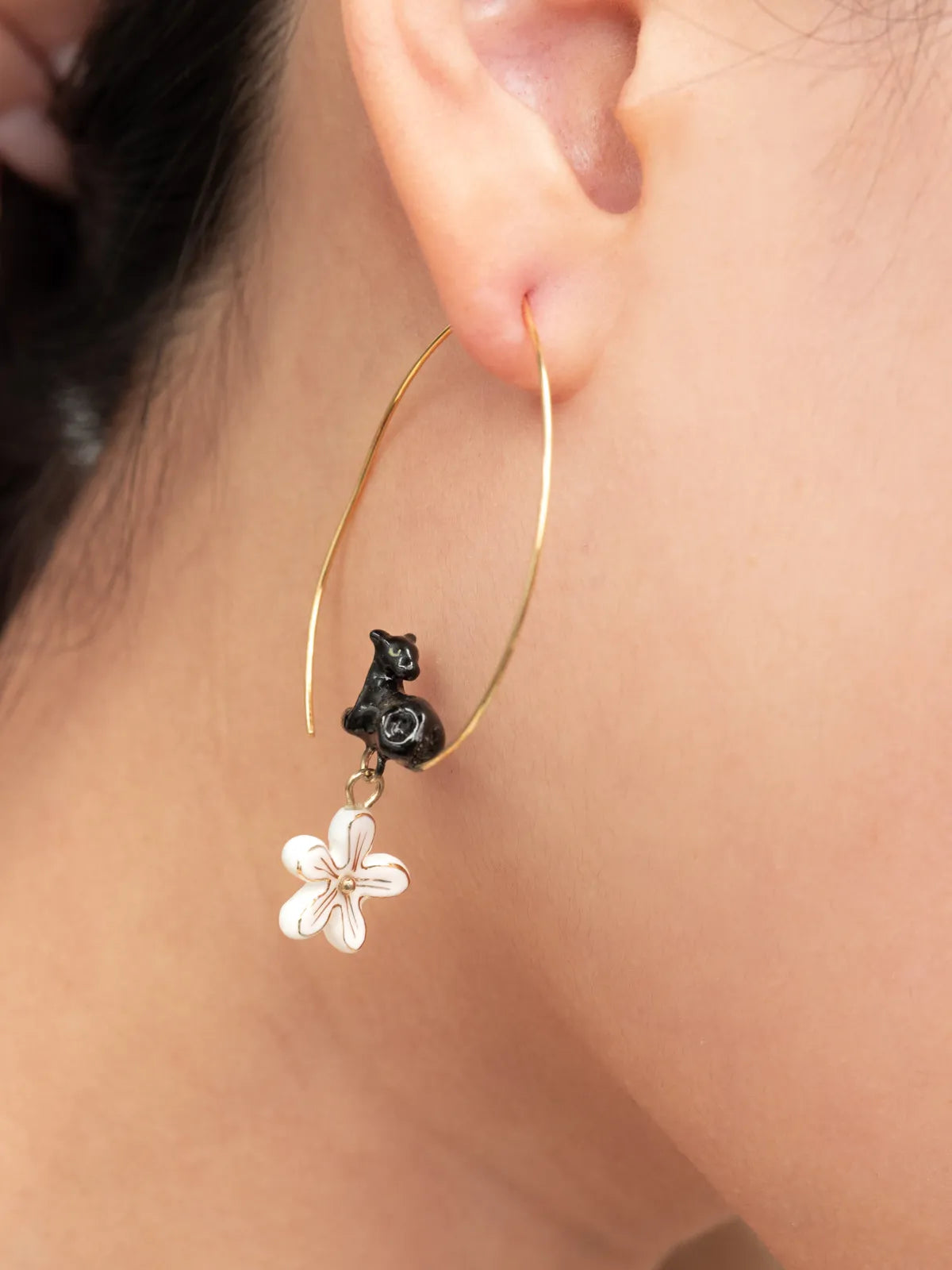 Petites créoles panthère et fleur d'Erine