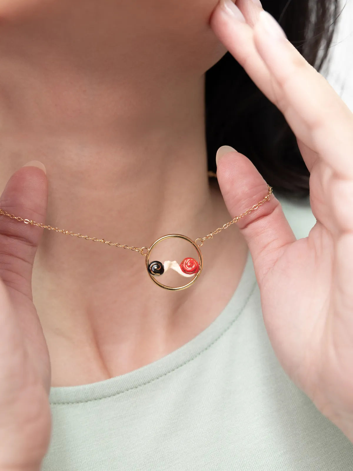 Collier rond escargots amoureux