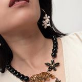 Collier Léopard, fleur et perles