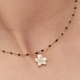 Collier perles et fleur d'Erine blanche
