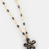 Collier perles et fleur d'Erine noire