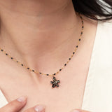 Collier perles et fleur d'Erine noire