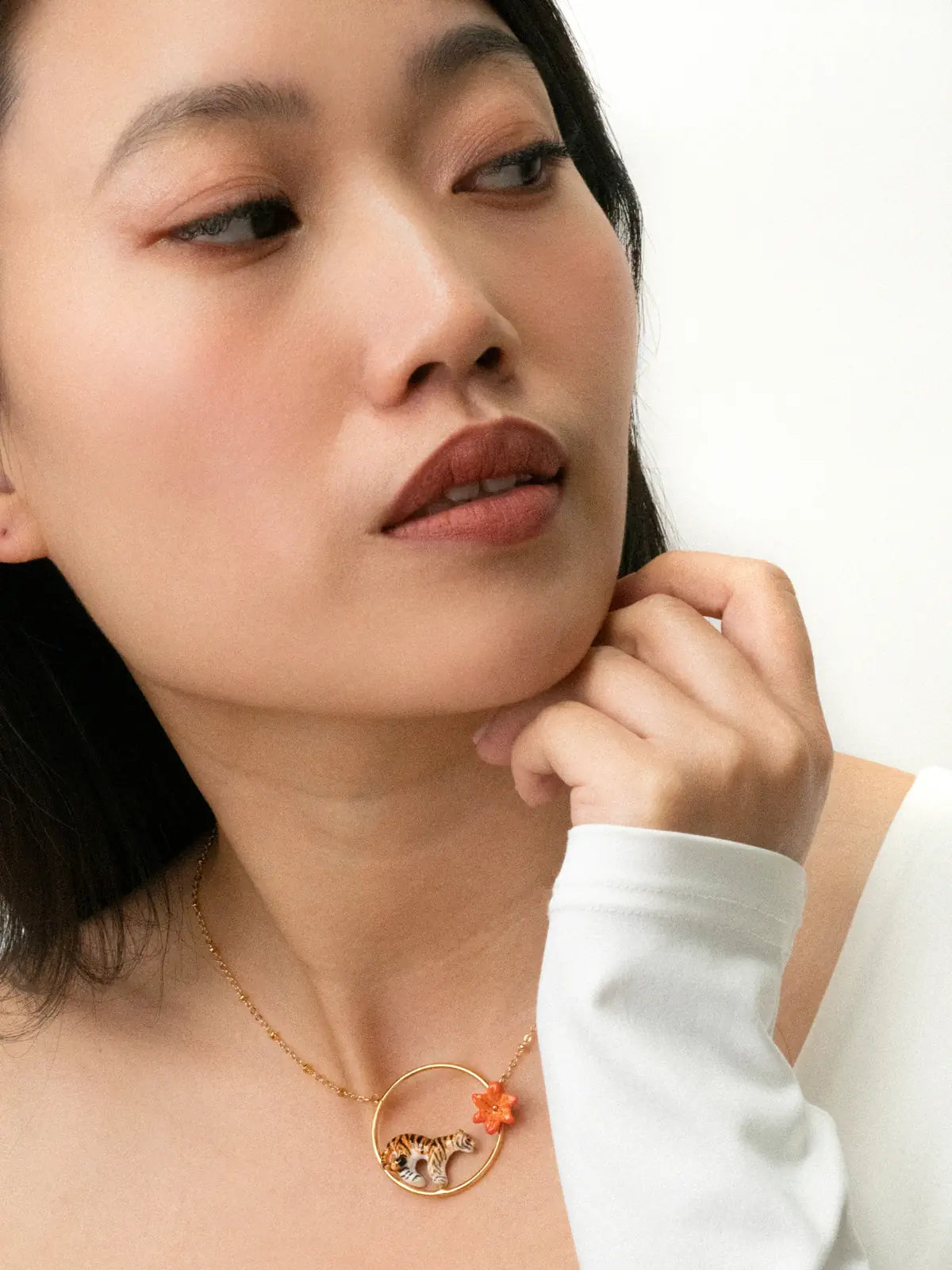 tiger lily necklace Round tiger and lily necklace – NACH BIJOUX