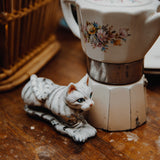 agrafeuse chat gris tabby en porcelaine peinte à la main