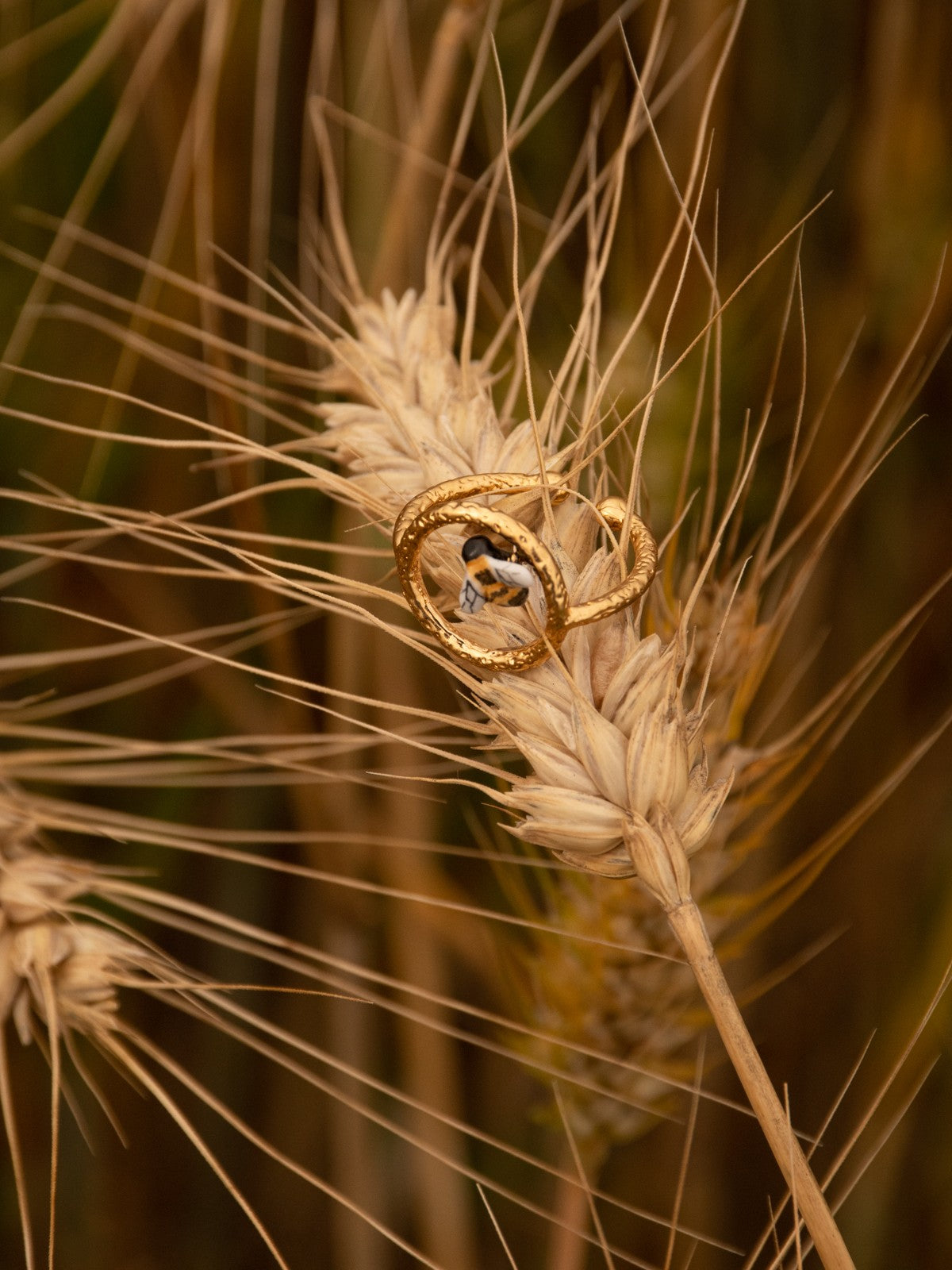 Bague abeille en porcelaine et laiton doré