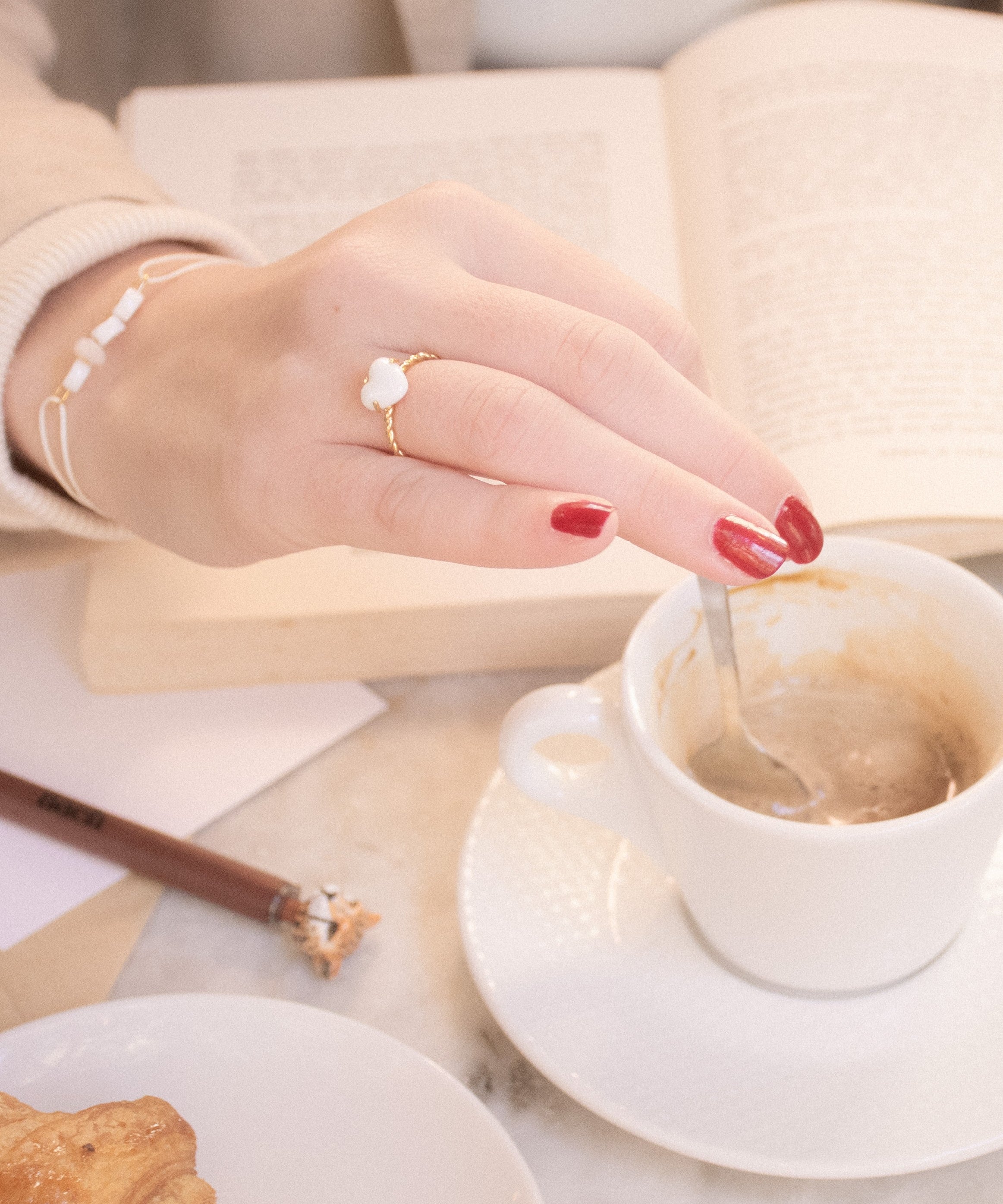 bijou bague torsadée coeur porcelaine peinte à la main
