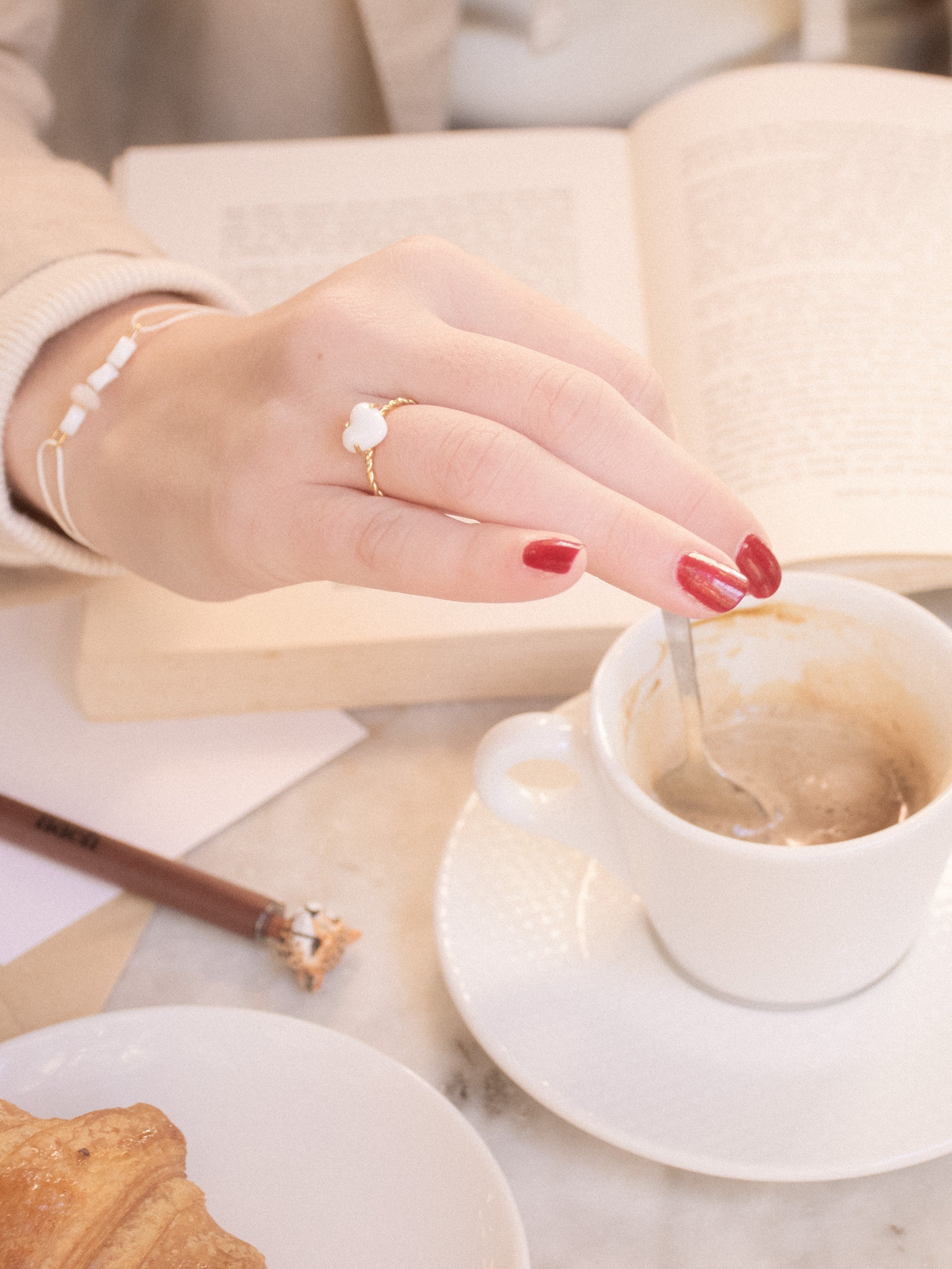 bijou bague torsadée coeur porcelaine peinte à la main