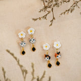 boucles d'oreilles pendantes chat gris tabby fleur pampille porcelaine