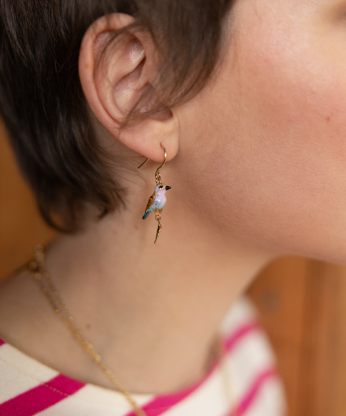 Boucles d'oreilles pendantes oiseau & feuille d'or