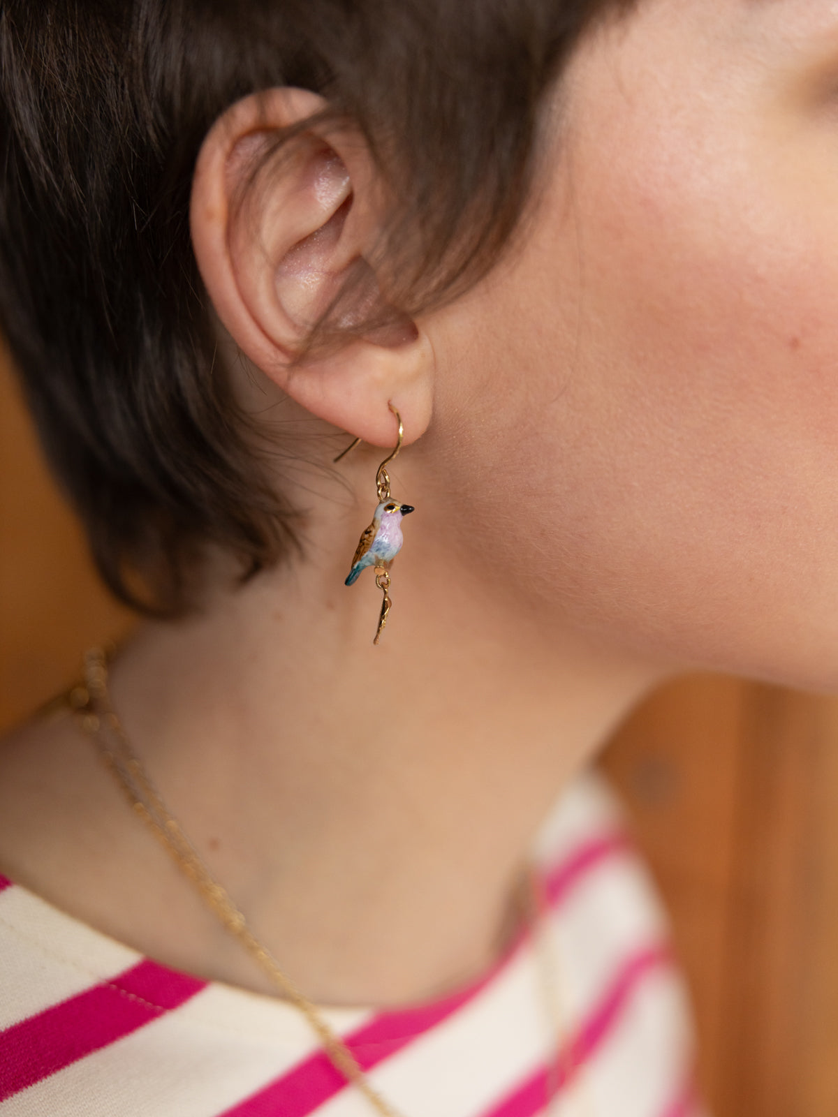 Boucles d'oreilles pendantes oiseau & feuille d'or