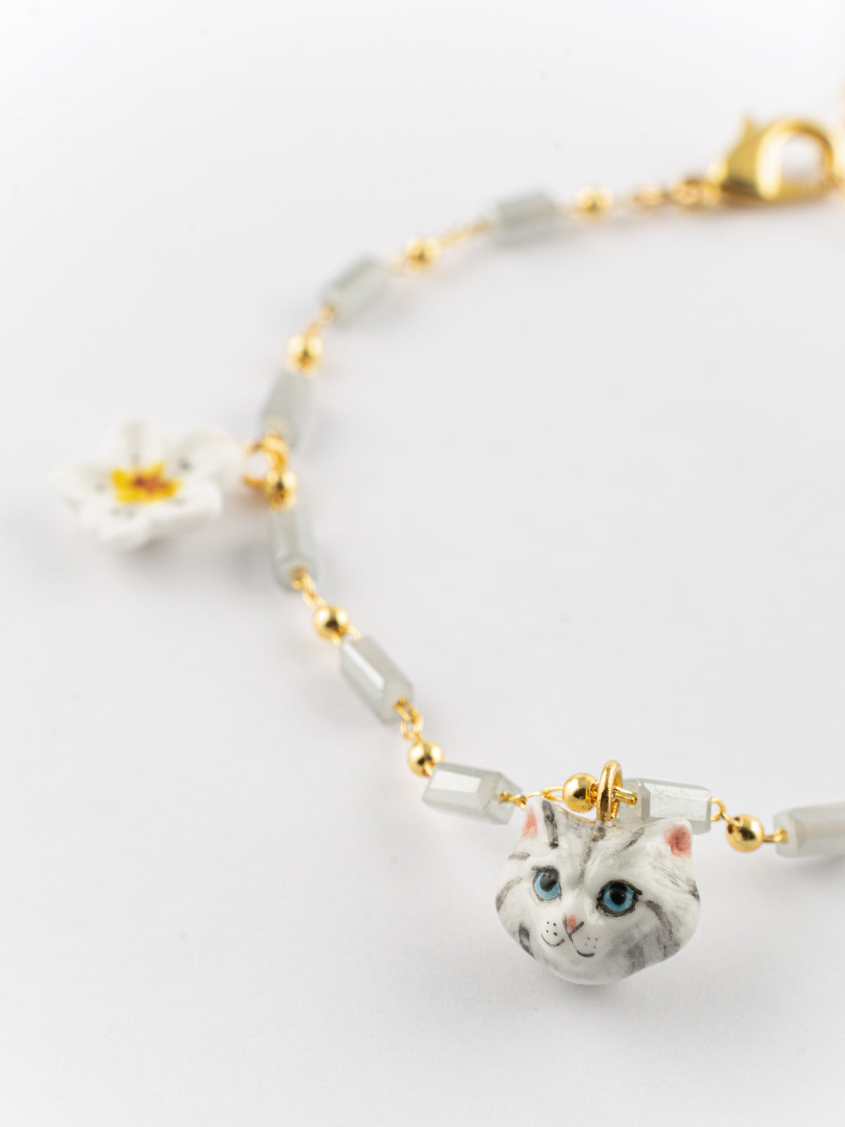 Bracelet fleur de poirier & chaton tabby