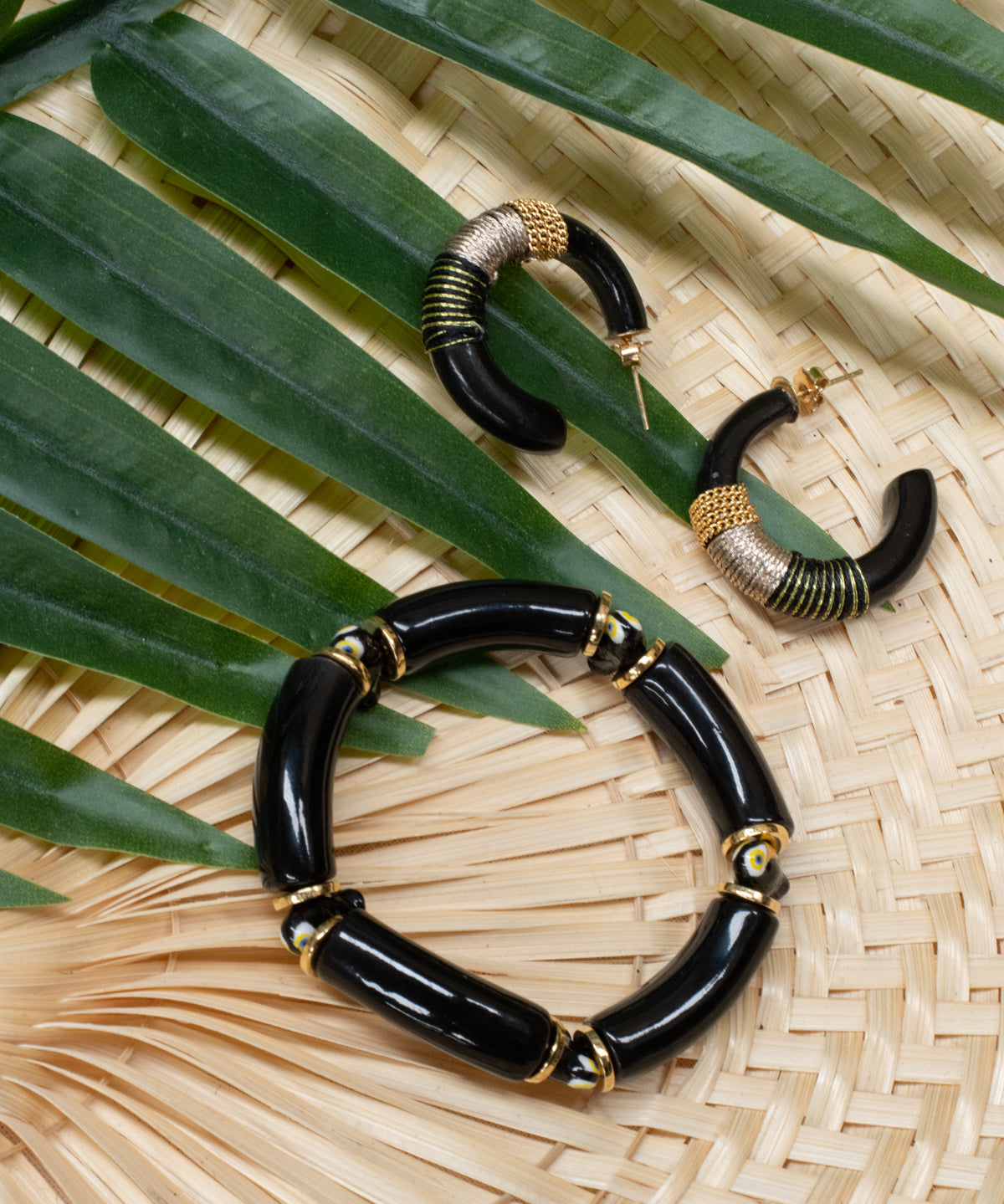 Bracelet perles noires toucan