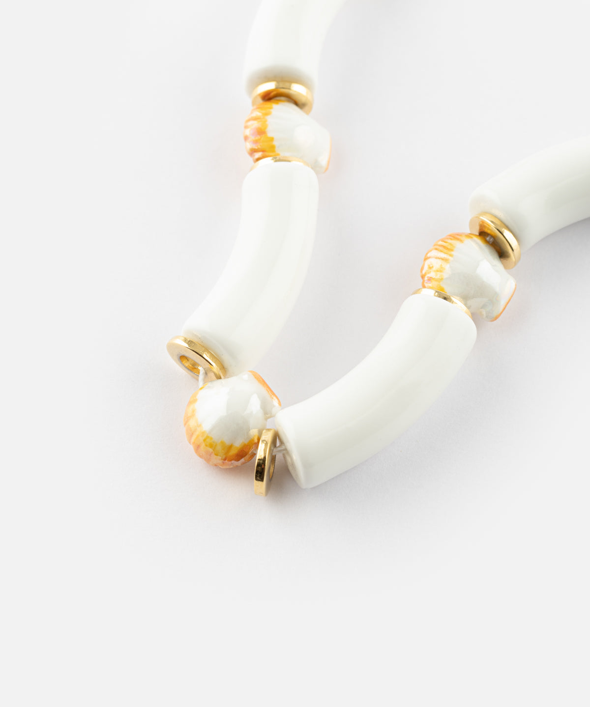 Collier coquillages & perles blanches