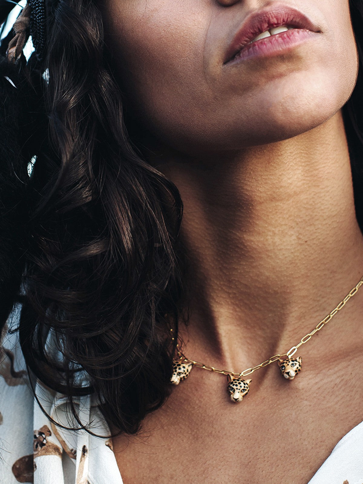 collier léopards animal porcelaine peint à la main