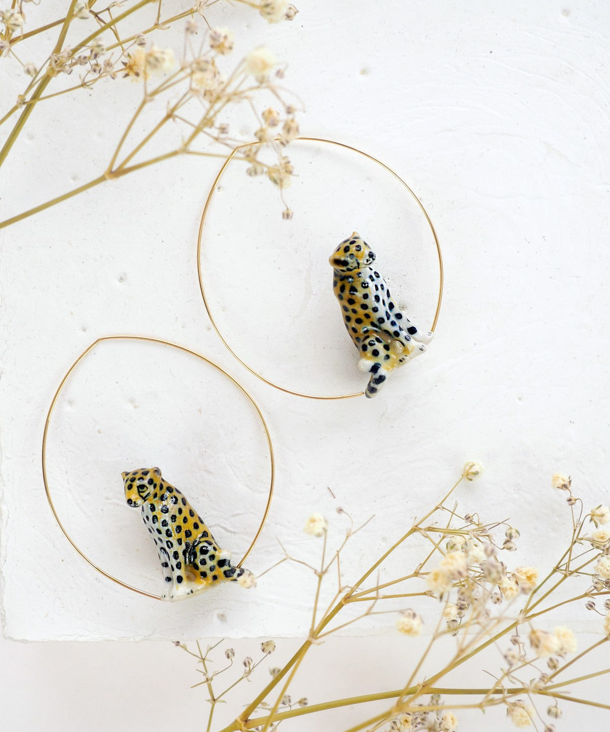 boucles d'oreilles en porcelaine peinte  à la main animal léopard