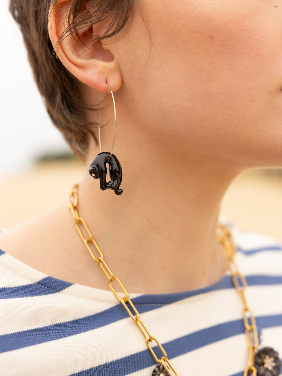 Grandes créoles panthère noire