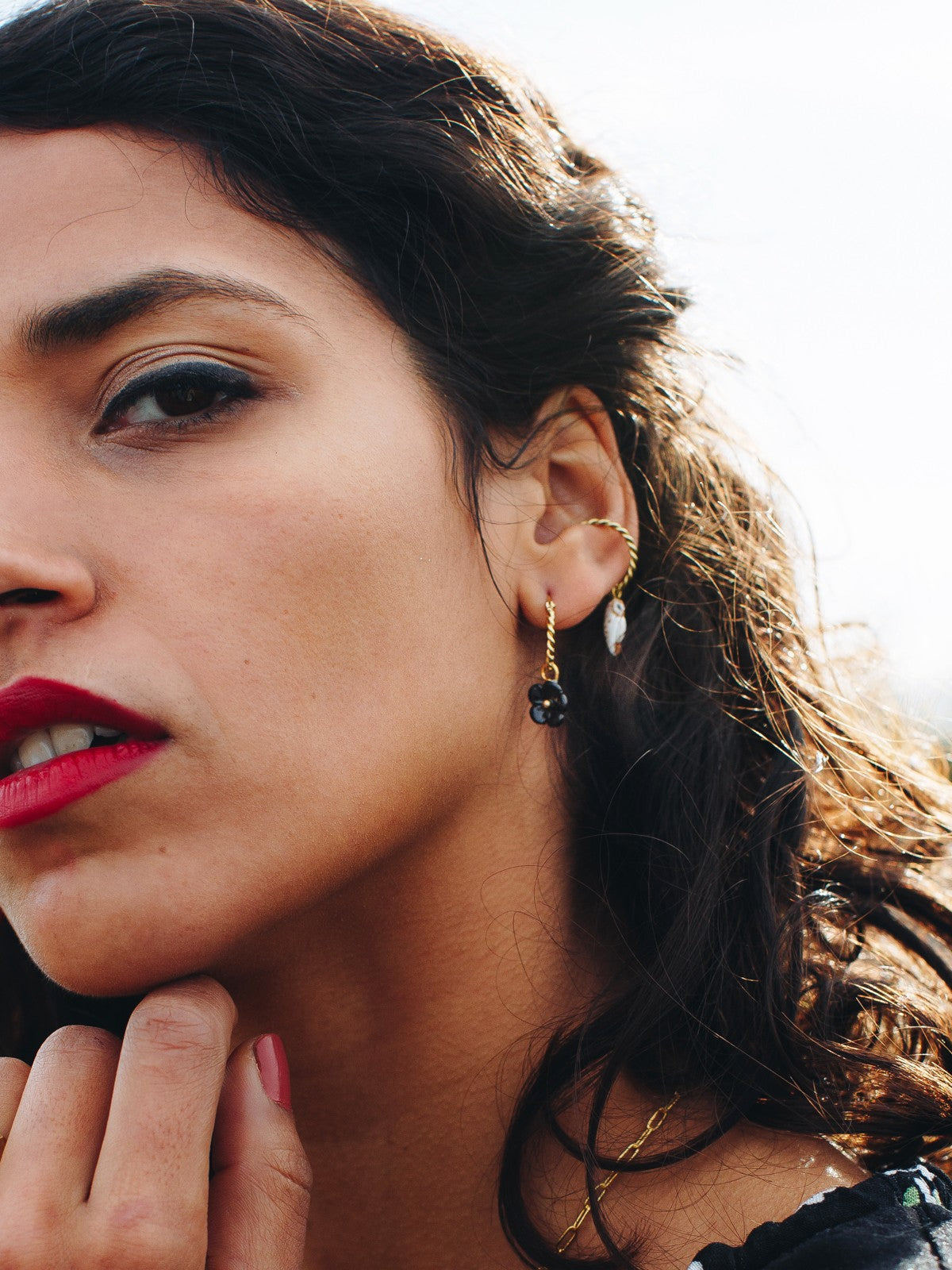 Boucle d'oreille chouette blanche  porcelaine peint a la main