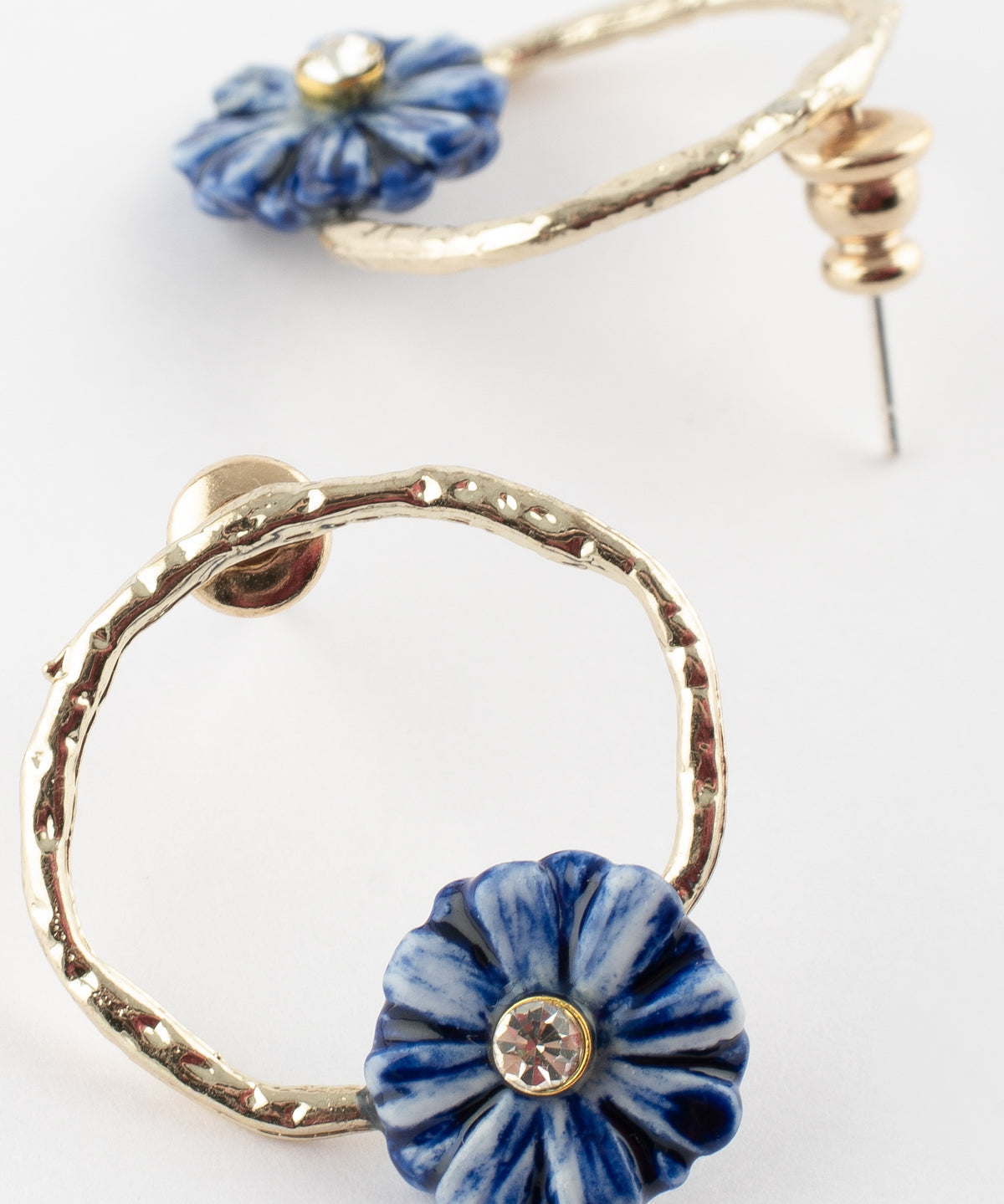 Petites boucles d'oreilles rondes chardon bleu
