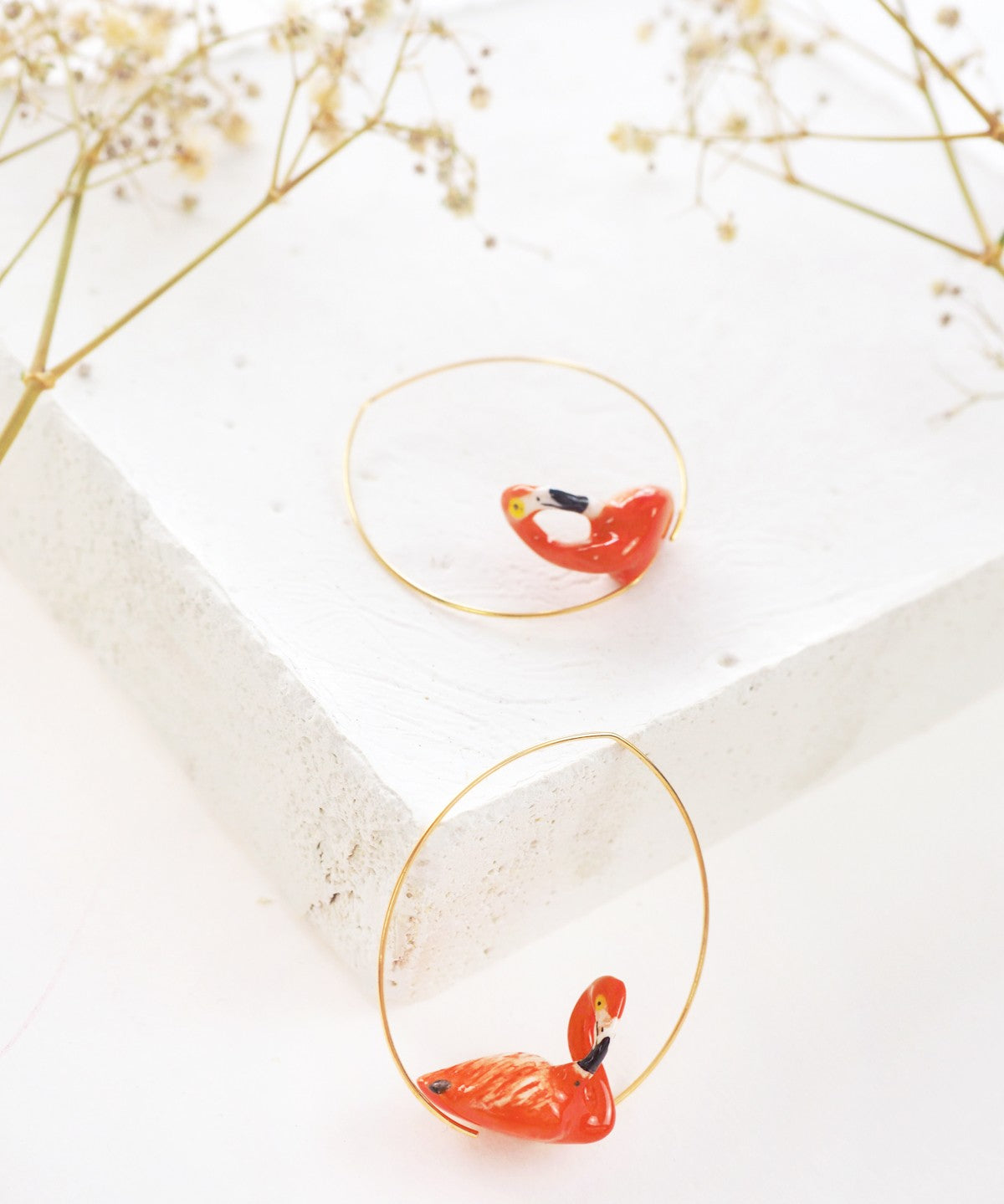 boucles d'oreilles en porcelaine peinte  à la main animal flamant rose