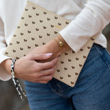 Pochette coeurs léopard